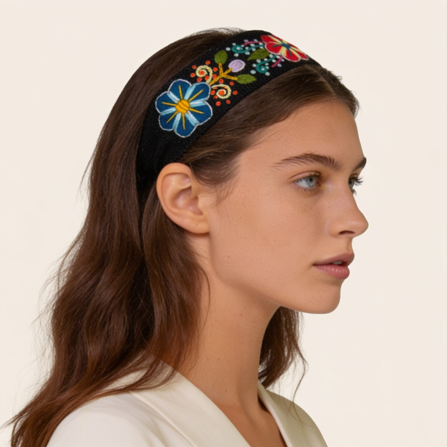 Embroidered headband black