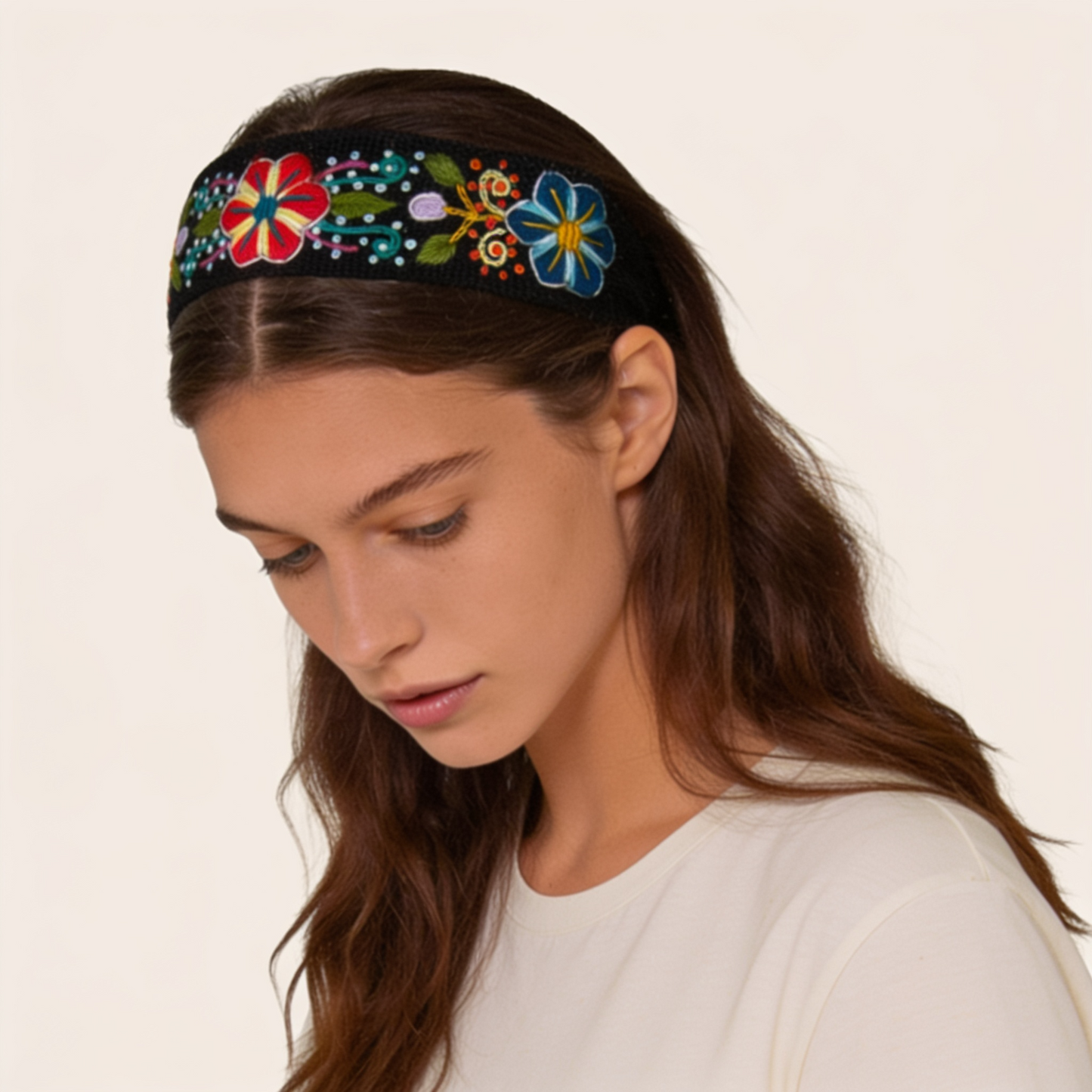 Embroidered headband black