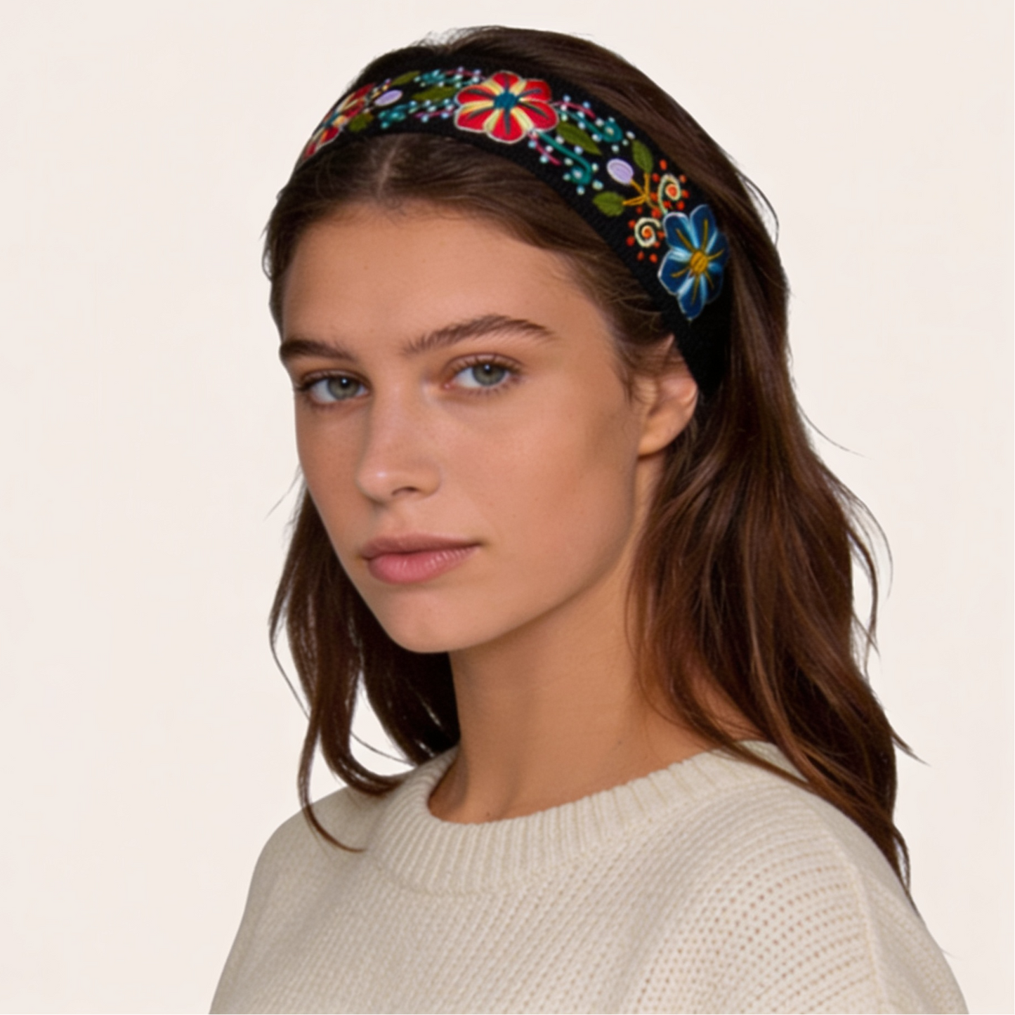 Embroidered headband black